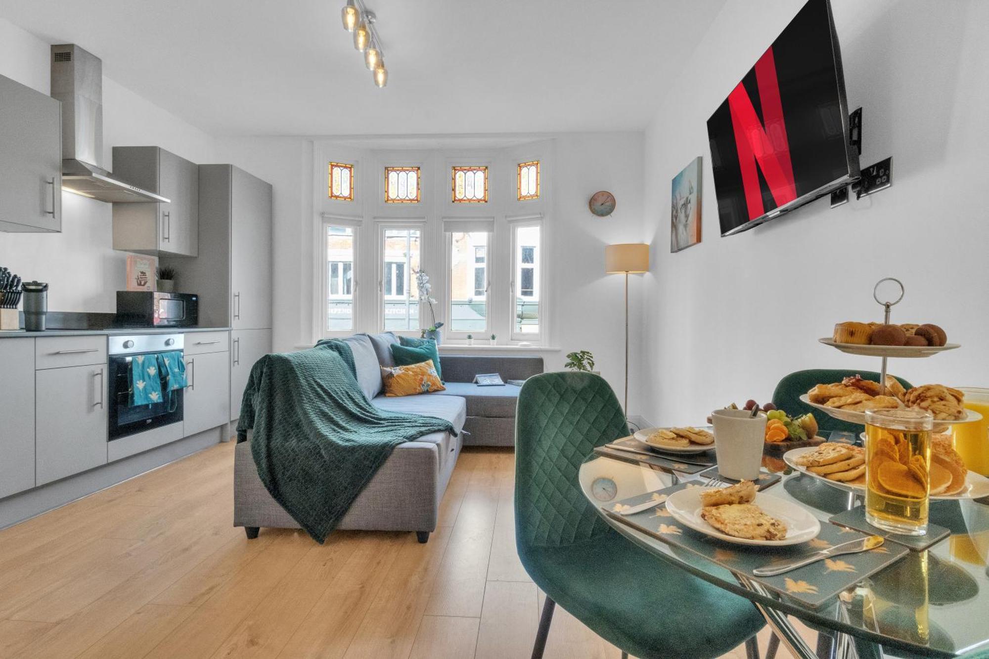 Homely - West Putney Apartment *