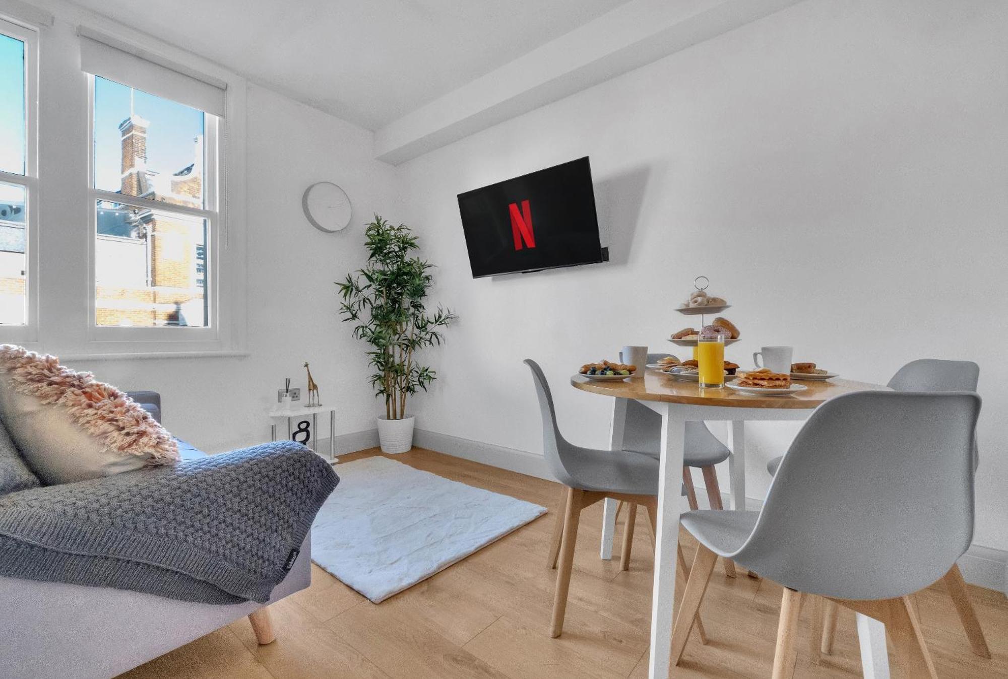 Apartment Homely - West Putney London