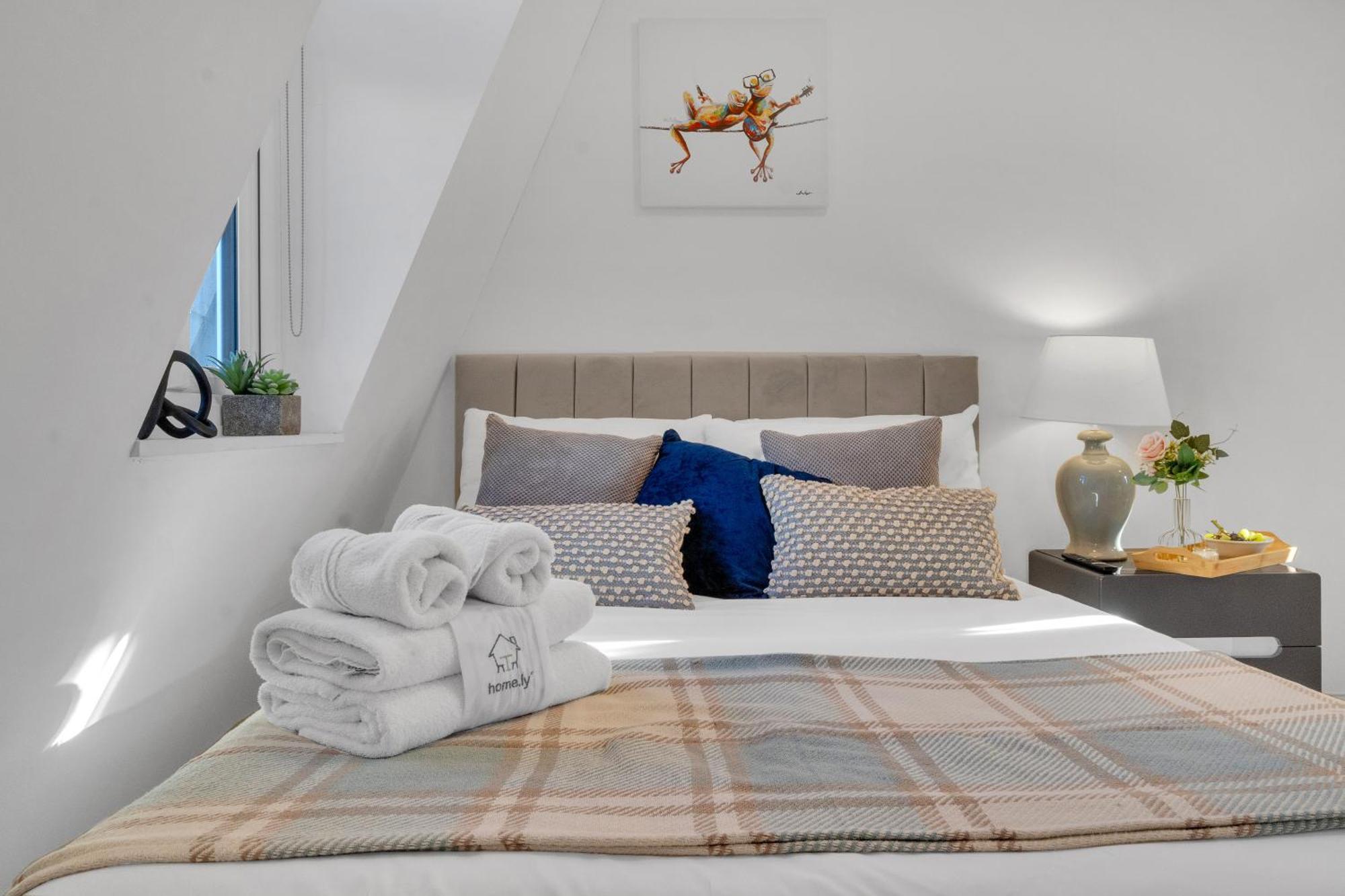 Homely - West Putney