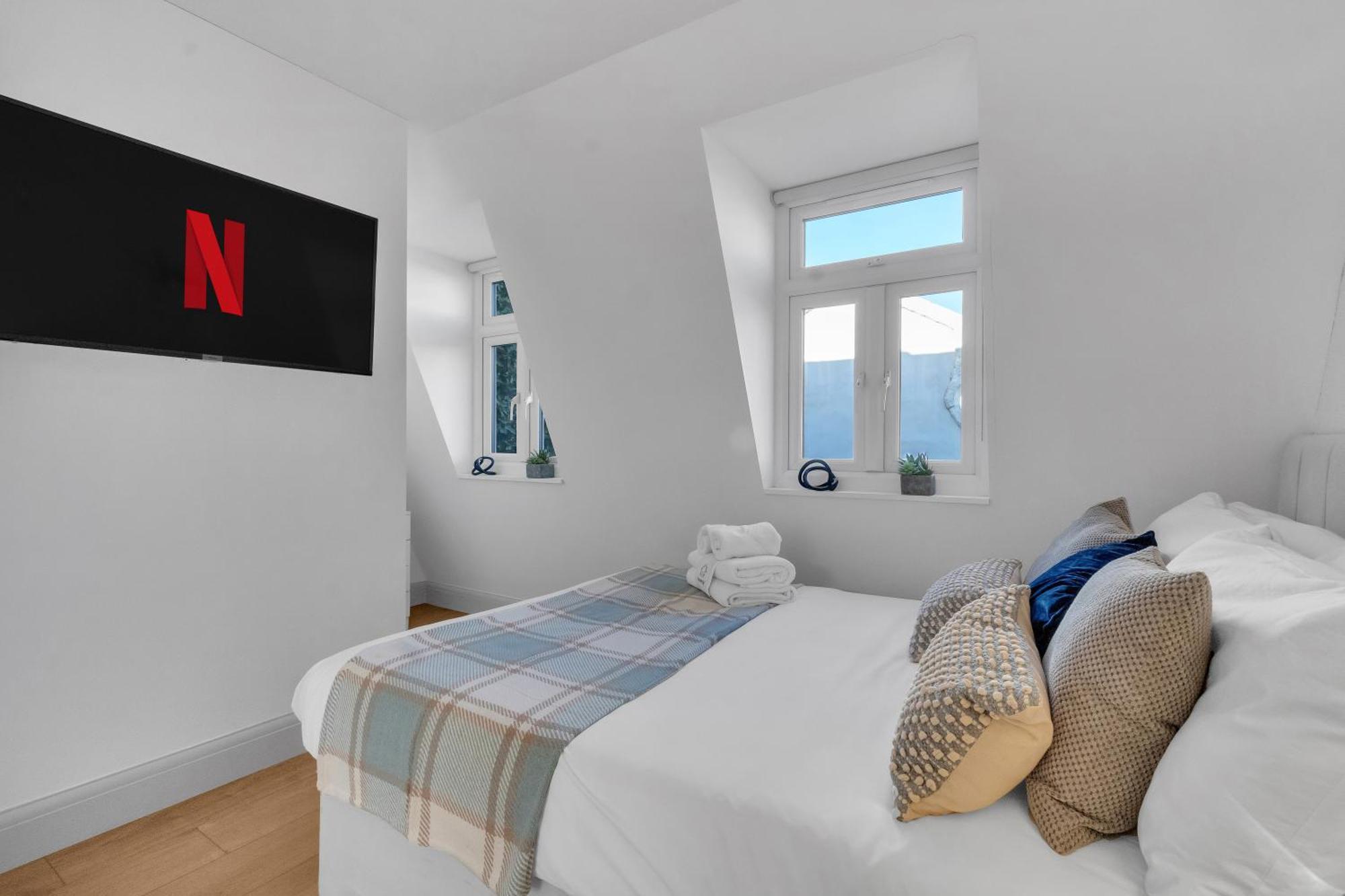 Homely - West Putney Apartment *